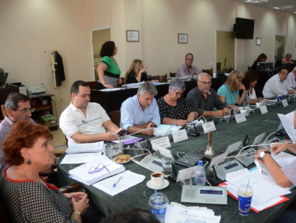 Πάτρα: Δημοτικό Συμβούλιο ενέκρινε την εισήγηση για την επαναφορά δώρου Χριστουγέννων και Πάσχα στους εργαζόμενους