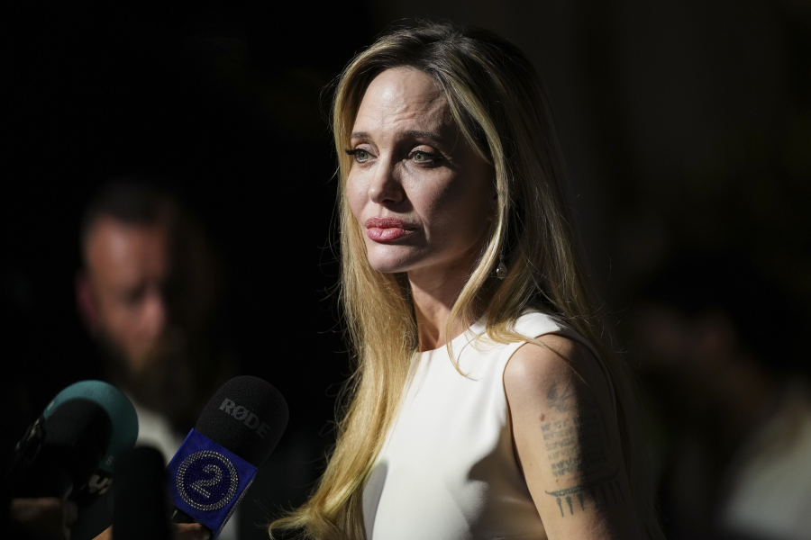 «Δεν αναγνωρίζω τη χώρα μου»: Η Αντζελίνα Τζολί παίρνει θέση για την ελευθερία του λόγου στις ΗΠΑ