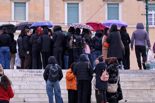 Αλλάζει ο καιρός σήμερα Παρασκευή: Πού αναμένονται ισχυρά φαινόμενα