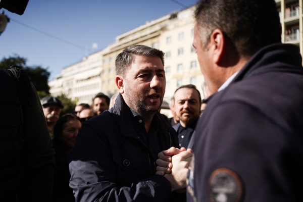 Το ΠΑΣΟΚ διάλεξε όχθη