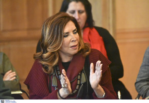 Μιμή Ντενίση:«Τον Αντώνη δεν πρόλαβα να τον παντρευτώ, έφτιαξα το νυφικό και σε μία εβδομάδα πέθανε» (vid)