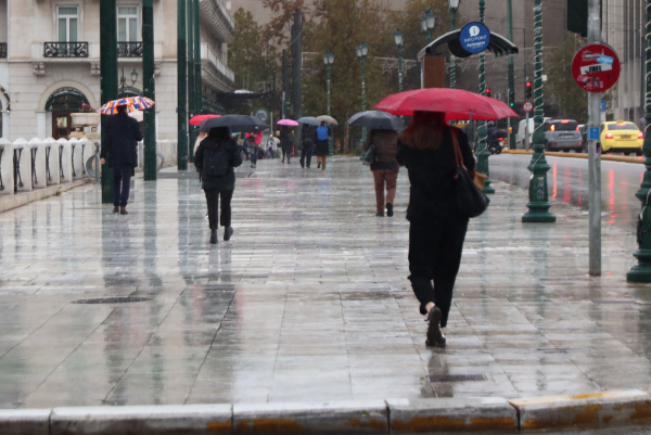 Έρχεται σοβαρή κακοκαιρία στην Αττική - Όλες οι περιοχές με καταιγίδες και χιόνια