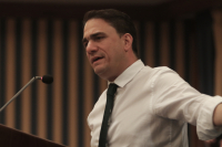 Τσουκαλάς για Εξάρχεια: Αποδοχή αποτυχίας η απαγόρευση συναυλιών