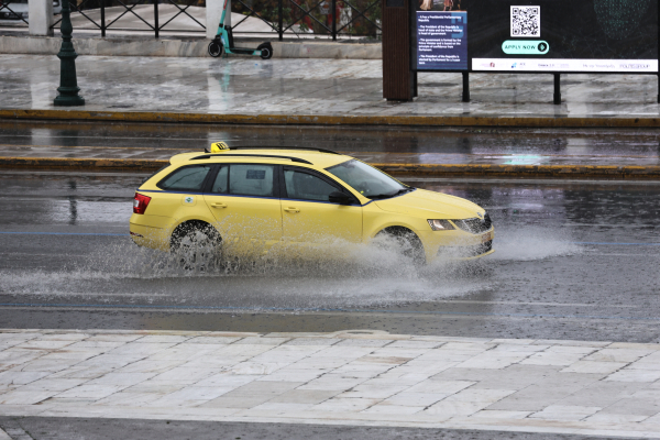 Κλέαρχος Μαρουσάκης: Έρχεται μικροδιαταραχή με θυελλώδεις ανέμους και πτώση θερμοκρασίας