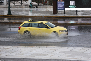 Κλέαρχος Μαρουσάκης: Έρχεται μικροδιαταραχή με θυελλώδεις ανέμους και πτώση θερμοκρασίας