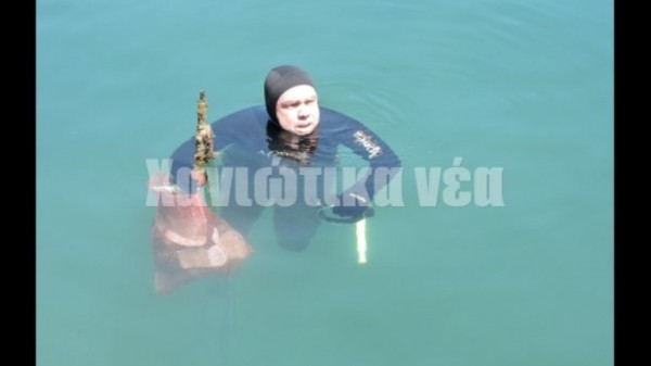 Κρήτη: Καθαρισμός του βυθού από εθελοντές στο Ενετικό λιμάνι