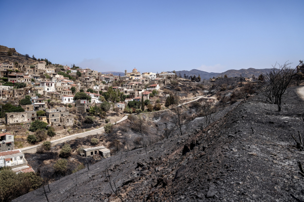 Φωτιά στη Χίο: «Ήχησε» ξανά το 112 για εκκένωση περιοχών