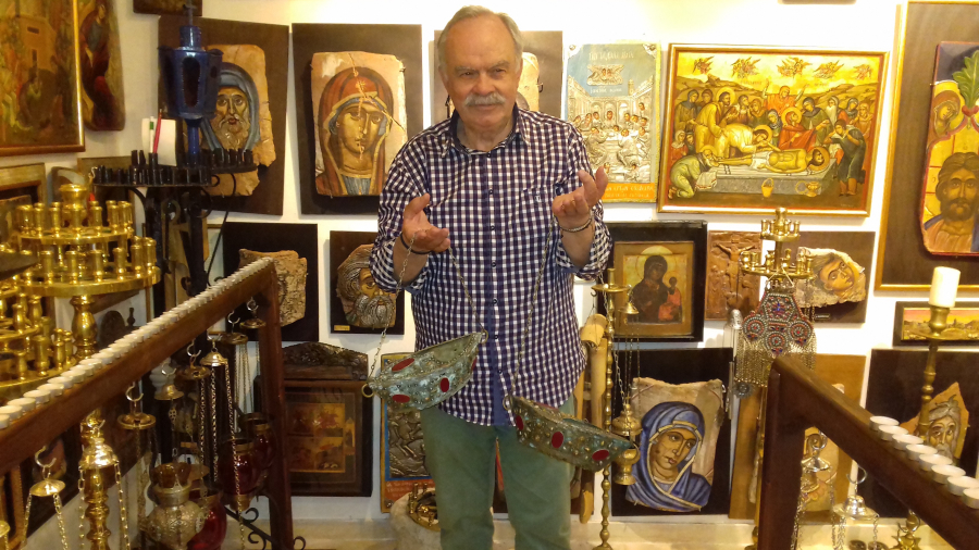 Ο «αθόρυβος» καλλιτέχνης της Καλαμάτας που κάνει… θόρυβο!