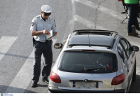Χιλιάδες πρόστιμα «μοίρασε» η Τροχαία σε μια εβδομάδα, από υπερβολική ταχύτητα μέχρι ΚΤΕΟ