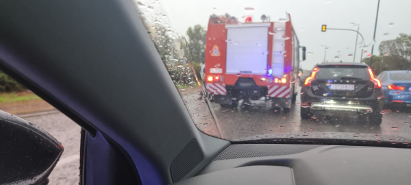 Λαμπάδιασε αυτοκίνητο στη λεωφόρο Βουλιαγμένης