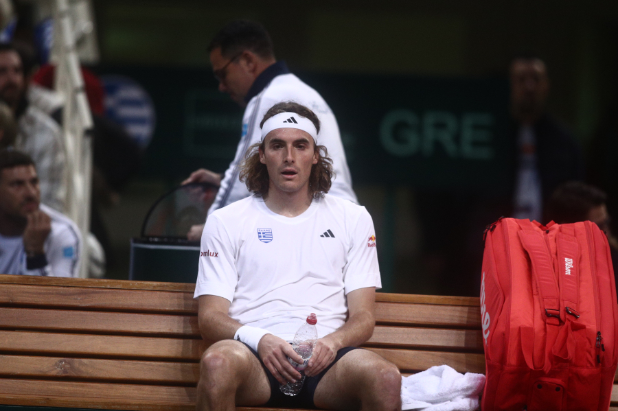 «Ντρέπομαι»: Ο Στέφανος Τσιτσιπάς αλλάζει προπονητή και κάνει αυτοκριτική για τον τρόπο που μίλησε στη μητέρα του