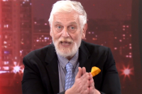 Μονή Σινά: Ο Λοβέρδος δεν ξέρει τη συμφωνία, αλλά την υπερασπίζεται με πάθος και… ευλογία