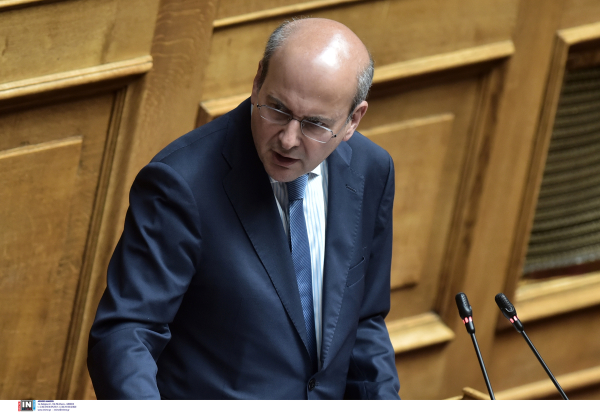 Χατζηδάκης: «Θα εξετάσουμε αν θα παραταθεί το Market Pass και μετά τον Οκτώβριο»