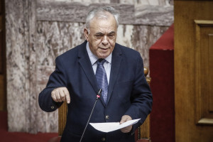 Δεν βρέθηκε ύποπτο δέμα στο σπίτι του Γιάννη Δραγασάκη