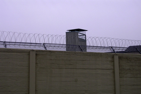 Αιματηρή συμπλοκή ανάμεσα σε κρατουμένους στις φυλακές Αυλώνα