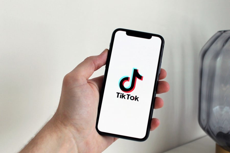 TikTok: Πρόκειται να απαγορεύσει περιεχόμενο που συνδέεται με διατροφικές διαταραχές