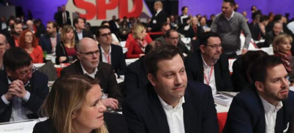 Πρόεδρος νεολαίας SPD: Δεν θα ζητήσουμε παραίτηση Σουλτς