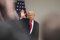 Δασμοί - σοκ Τραμπ: Κλιμακώνεται ο εμπορικός πόλεμος - Σφοδρές αντιδράσεις από Κίνα, Ιαπωνία, Ε.Ε.