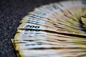 ΑΑΔΕ: Στα 26,352 δισ. ευρώ το χρέος προς το Δημόσιο που είναι ανεπίδεκτο είσπραξης
