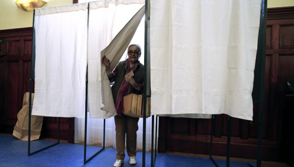 L' Espresso: «Πρόκειται για τις πιο αβέβαιες γαλλικές προεδρικές εκλογές»