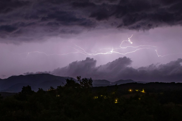 Κακοκαιρία Kristin: Αεροχείμαρρος προ των πυλών - Χαλάζι και καταιγίδες θα σφυροκοπήσουν τη χώρα