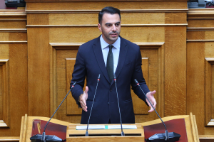 Χριστοδουλάκης: Ο Μητσοτάκης είπε ότι μπορεί να μειωθεί ο ΕΦΚ αν μας αφήσει η Ευρώπη, ενώ μας έλεγε ότι δεν περνάει στον καταναλωτή