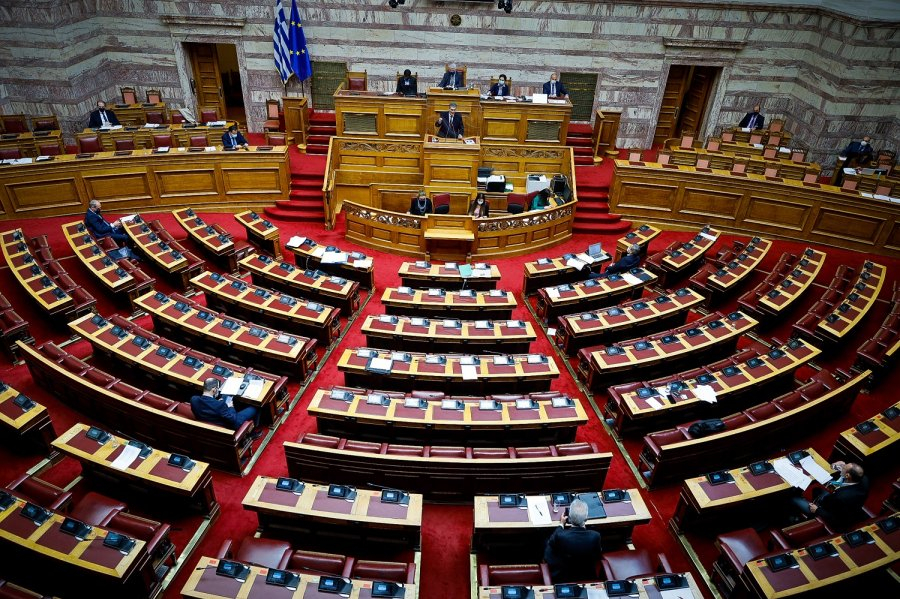 Βουλή: Επίκαιρη ερώτηση Τσίπρα σε Μητσοτάκη για τα δάνεια της ΝΔ