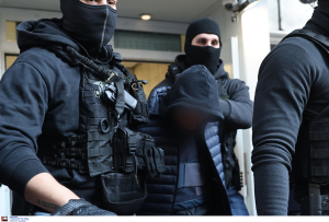 Επεισόδια Ρέντη: Στη ΓΑΔΑ για νέα κατάθεση ο ανήλικος αδερφός του 18χρονου, έρχονται νέα εντάλματα