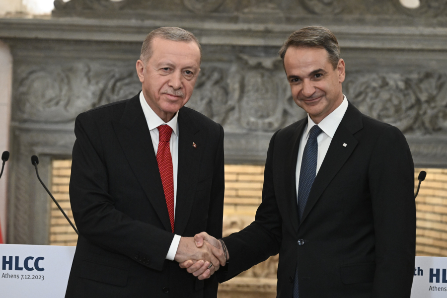 Ικανοποίηση Μαξίμου για την επίσκεψη Ερντογάν - Συνέπεια και συνέχεια για την επανεκκίνηση των ελληνοτουρκικών σχέσεων