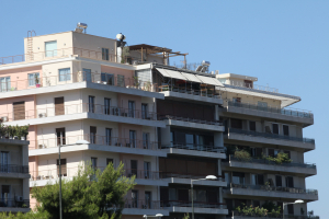 Φοιτητική στέγη: «Καίνε» τα ενοίκια σε Αθήνα και Θεσσαλονίκη – Μηδενικά τα σπίτια κάτω των 300 ευρώ