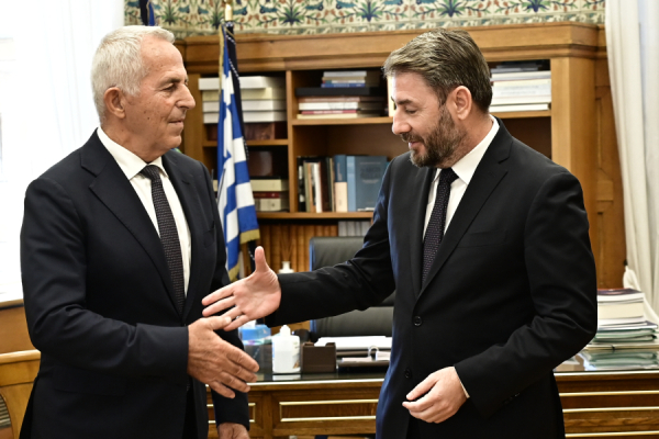 Στην Α΄ Πειραιά ο Αποστολάκης