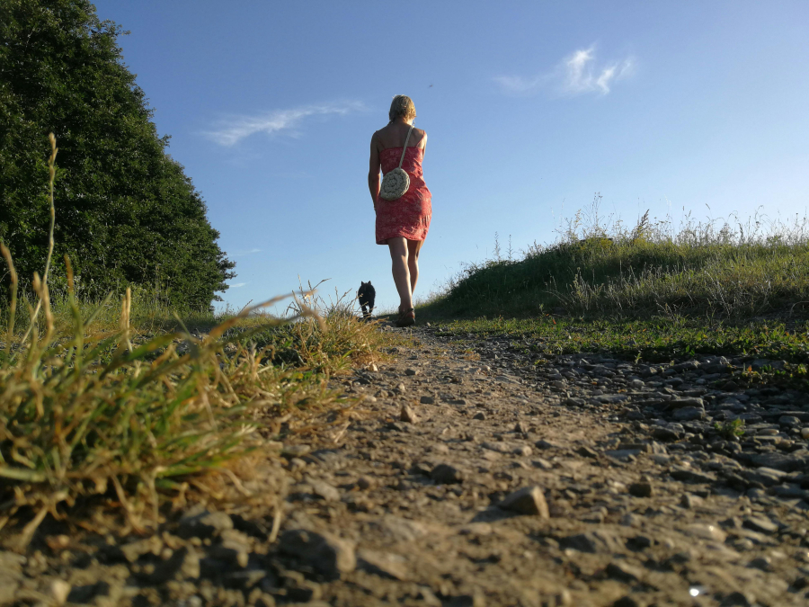 Πέντε εύκολοι τρόποι να ενισχύσετε τη βιταμίνη D όταν η μέρα μικραίνει