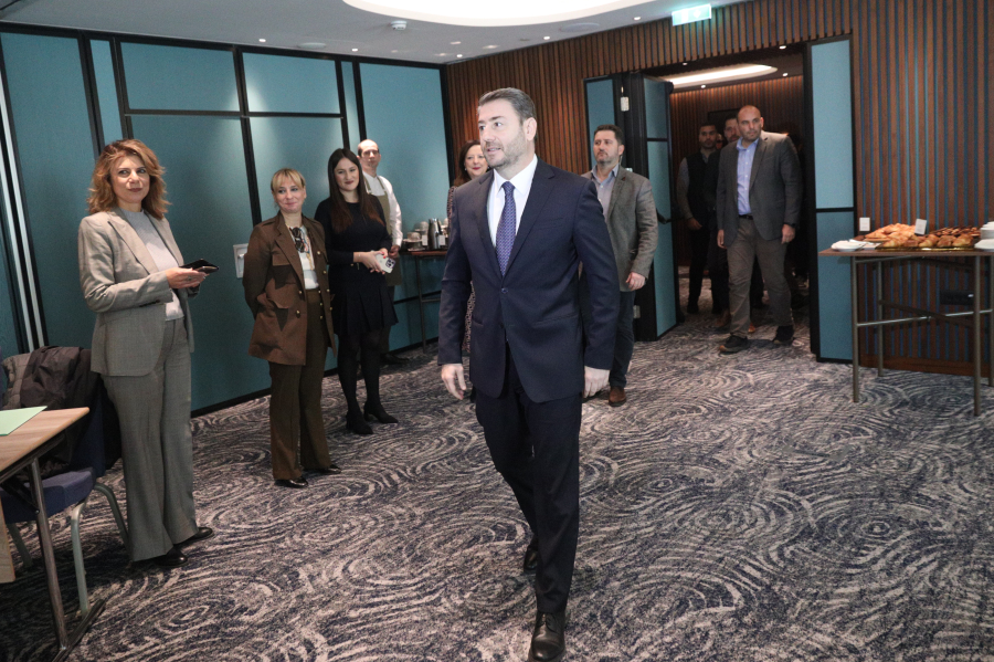 «Αντιδεξιό μέτωπο» στήνει ο Ν. Ανδρουλάκης