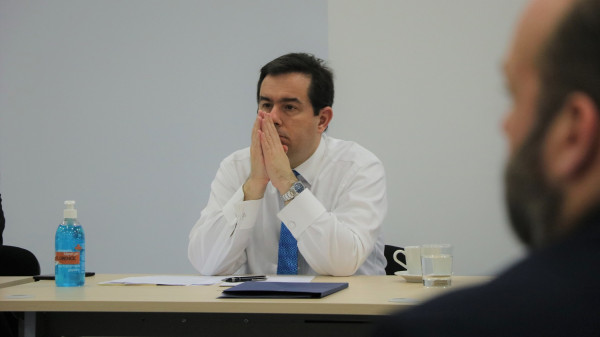 Αποχωρούν 11.237 αναγνωρισμένοι πρόσφυγες και μετανάστες από τα ΚΥΤ από δομές και διαμερίσματα του ESTIΑ