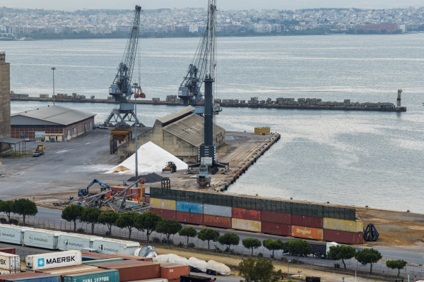 Δύο συλλήψεις για ρύπανση στη θαλάσσια περιοχή του λιμανιού της Θεσσαλονίκης