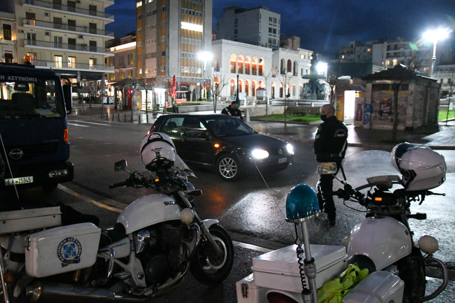 Πάτρα: Συνελήφθη υπεύθυνος καταστήματος για πώληση αλκοόλ σε τρεις ανήλικους