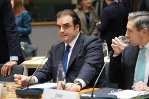 Συνεδριάζει το Eurogroup υπό την προεδρία του Κ. Πιερρακάκη: Στο επίκεντρο ο διεθνής ρόλος του ευρώ και οι παγκόσμιες ανισορροπίες