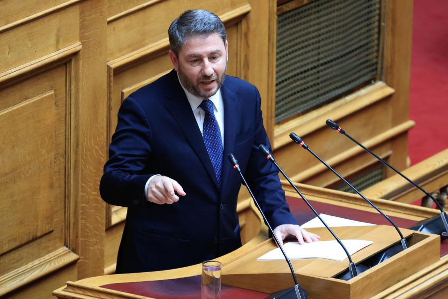 Ανδρουλάκης: Μην είμαστε μόνο καταναλωτές, αλλά και συμπαραγωγοί εξοπλισμών