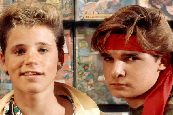 Κόρεϊ Φέλντμαν: Ο Κόρεϊ Χάιμ με «κακοποίησε» στα γυρίσματα του «The Lost Boys»