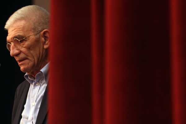 Ο Μπουτάρης προχωρά σε ΕΔΕ για παρατυπίες σε διαγωνισμούς