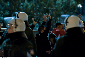 Η κυβέρνηση κλείνει τα γήπεδα της Super League 1 για δύο μήνες, όλα τα μέτρα για την οπαδική βία