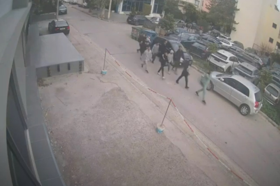 Νέα Φιλαδέλφεια: Video ντοκουμέντο της συμμορίας ανηλίκων που λήστευαν επιχειρήσεις και οδηγούς