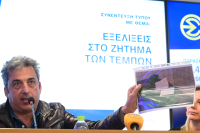 Συγκλονιστική παρέμβαση Ασλανίδη: «Αυτές είναι οι πράσινες σακούλες που πήραμε τα παιδιά μας»