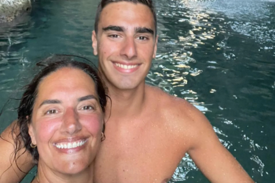 Νόνη Δούνια: Οι δημόσιες ευχές στον γιο της - «Τυχεροί όσοι σε έχουμε στην ζωή μας» (Εικόνα)