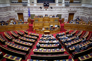 ΝΔ, ΔΗΣΥ και Ποτάμι θα υπερψηφίσουν το νομοσχέδιο για μείωση στις ασφαλιστικές εισφορές