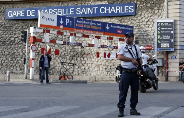 Το ΙΚ ανέλαβε την ευθύνη για την επίθεση με μαχαίρι στη Μασσαλία