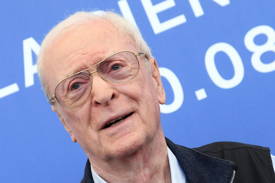 Μάικλ Κέιν: Οι συγκινητικές αναφορές στον Χιθ Λέτζερ στα απομνημονεύματα του