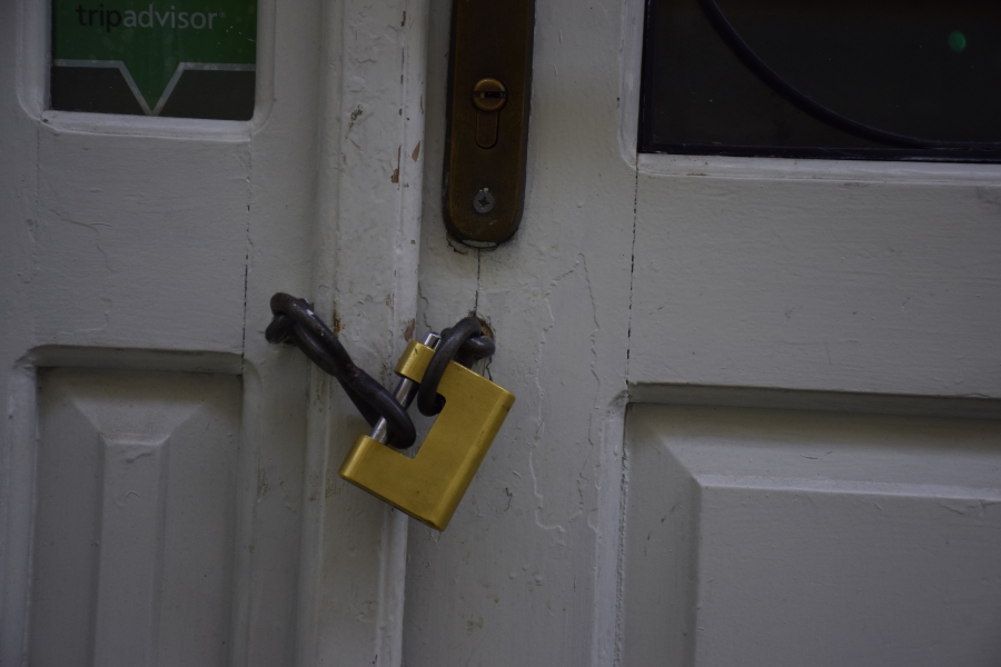 «Λουκέτο» σε ασφαλιστική εταιρεία - Τι ισχύει για τους πελάτες στην Ελλάδα