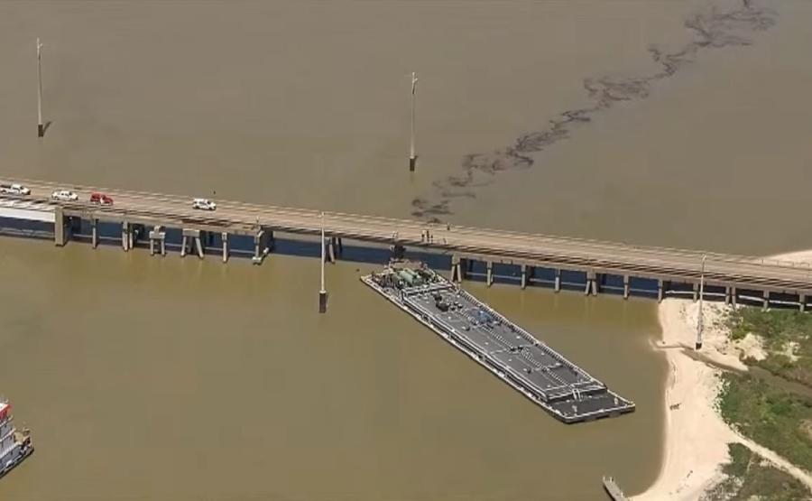 Τέξας: Φορτηγό πλοίο προσέκρουσε σε γέφυρα