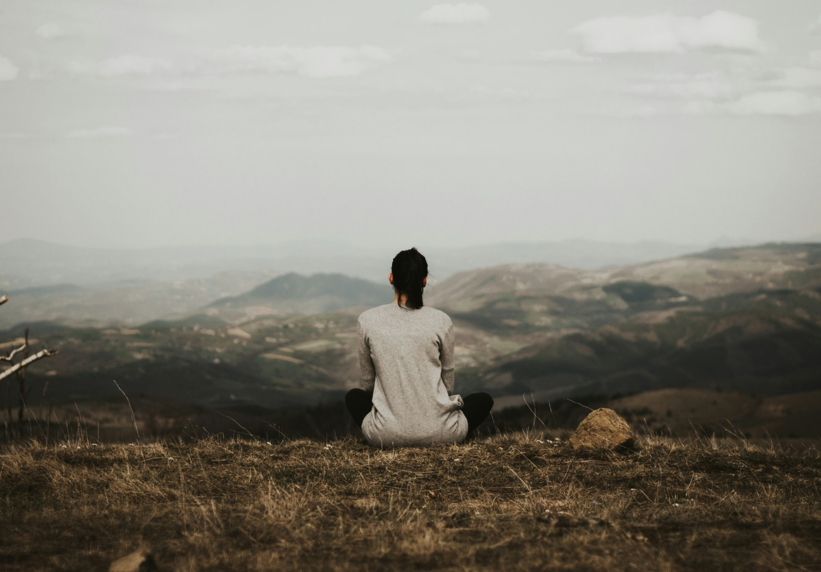 Τι λέει η ψυχολογία για τους ανθρώπους που τους αρέσει να είναι μόνοι